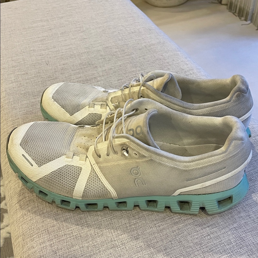 Men’s on clouds sneakers slip on style size 13